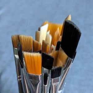 38ct Flat Liner & Round Paint Brushes by Artsmith